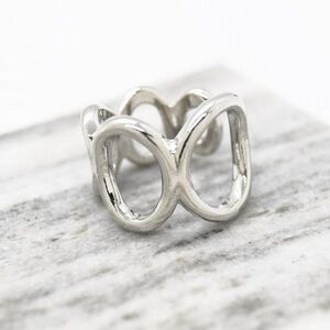 Size 6 Silver Oval Abstract Ring